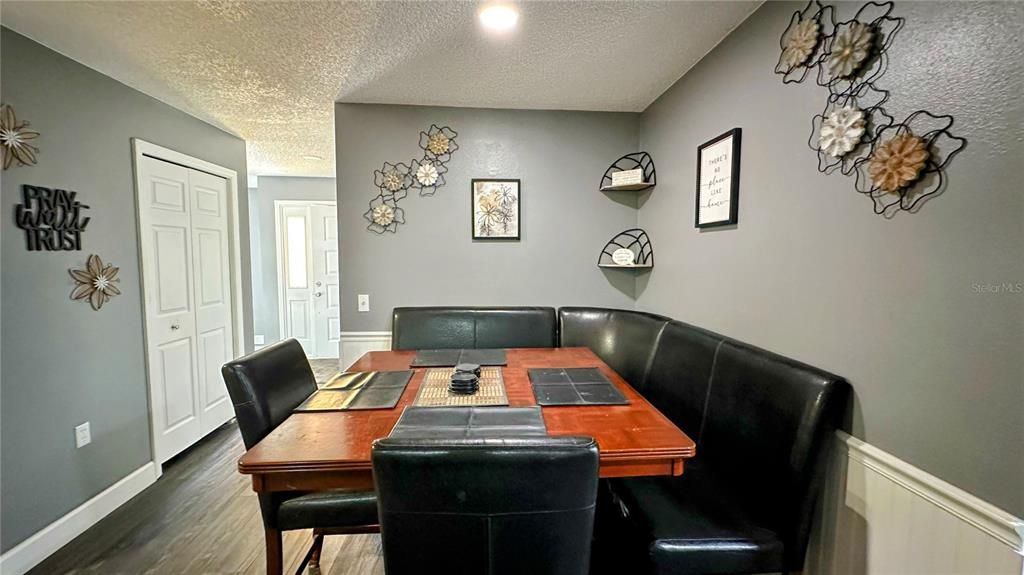 For Sale: $320,000 (3 beds, 2 baths, 1646 Square Feet)