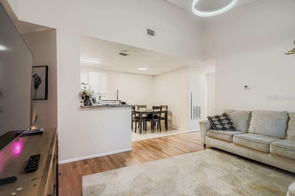 En Venta: $199,000 (3 camas, 2 baños, 1100 Pies cuadrados)