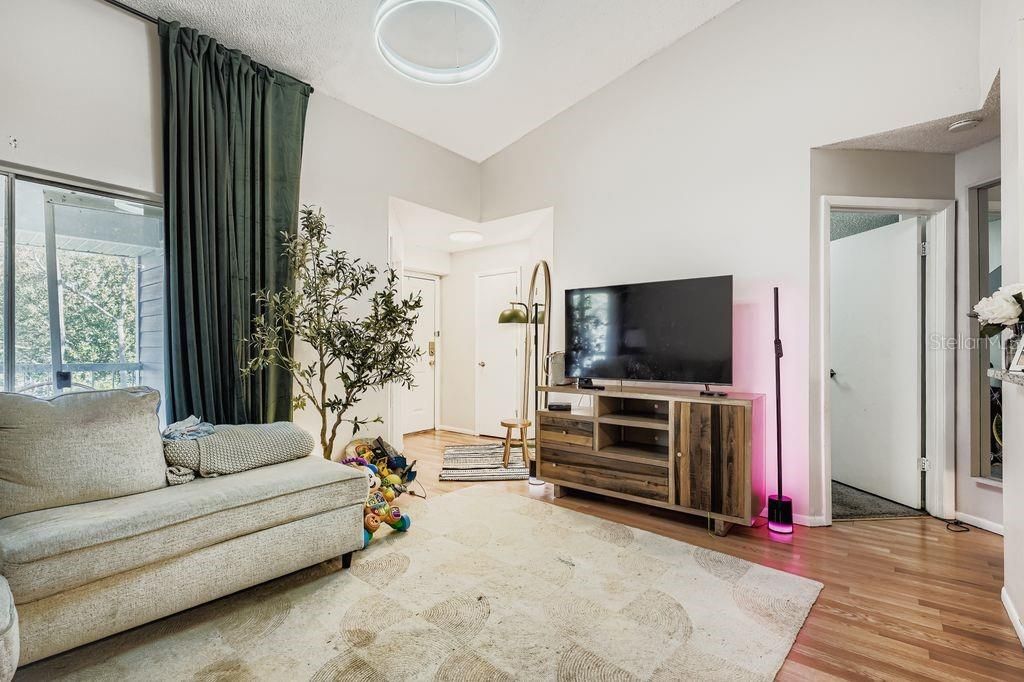 En Venta: $199,000 (3 camas, 2 baños, 1100 Pies cuadrados)