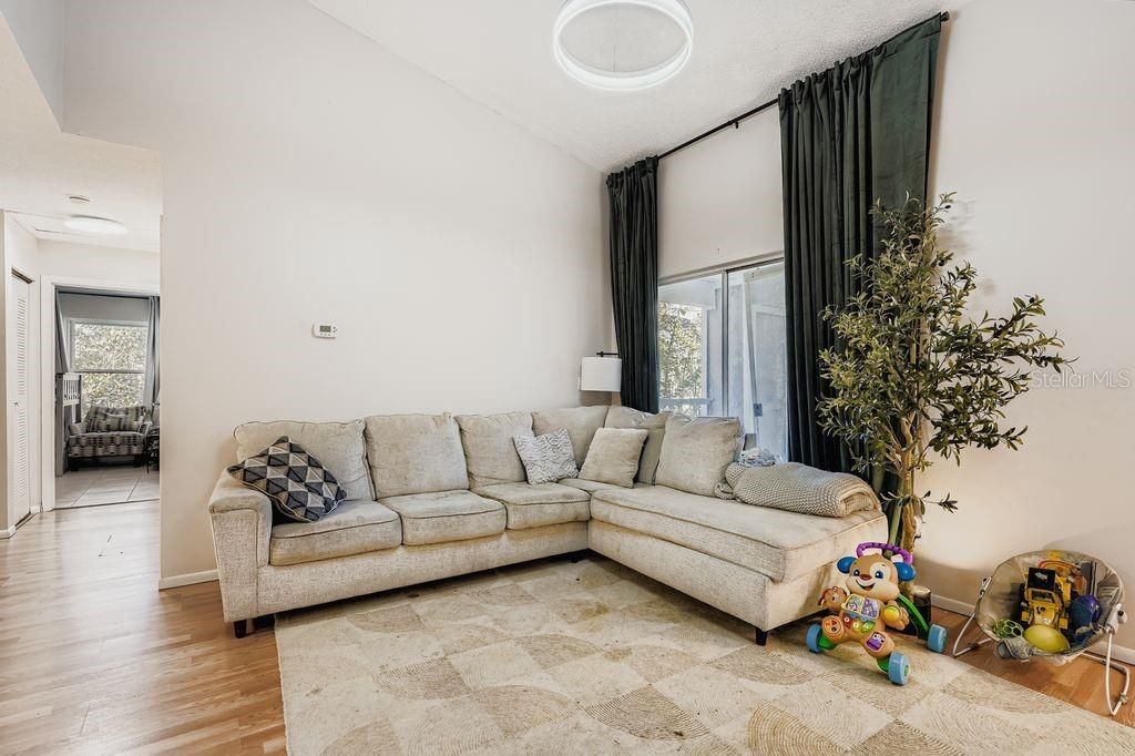 En Venta: $199,000 (3 camas, 2 baños, 1100 Pies cuadrados)