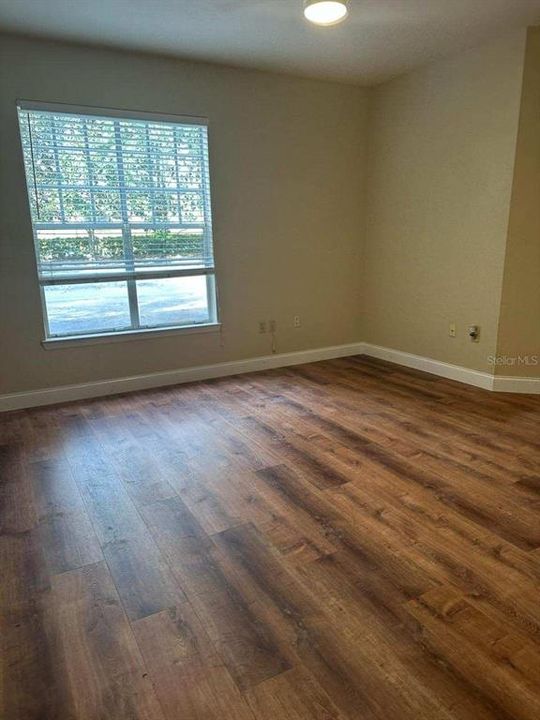 For Sale: $162,786 (2 beds, 2 baths, 890 Square Feet)