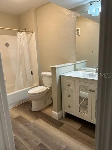 For Sale: $162,786 (2 beds, 2 baths, 890 Square Feet)