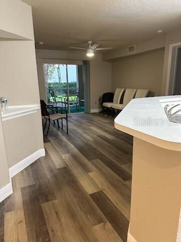 For Sale: $162,786 (2 beds, 2 baths, 890 Square Feet)