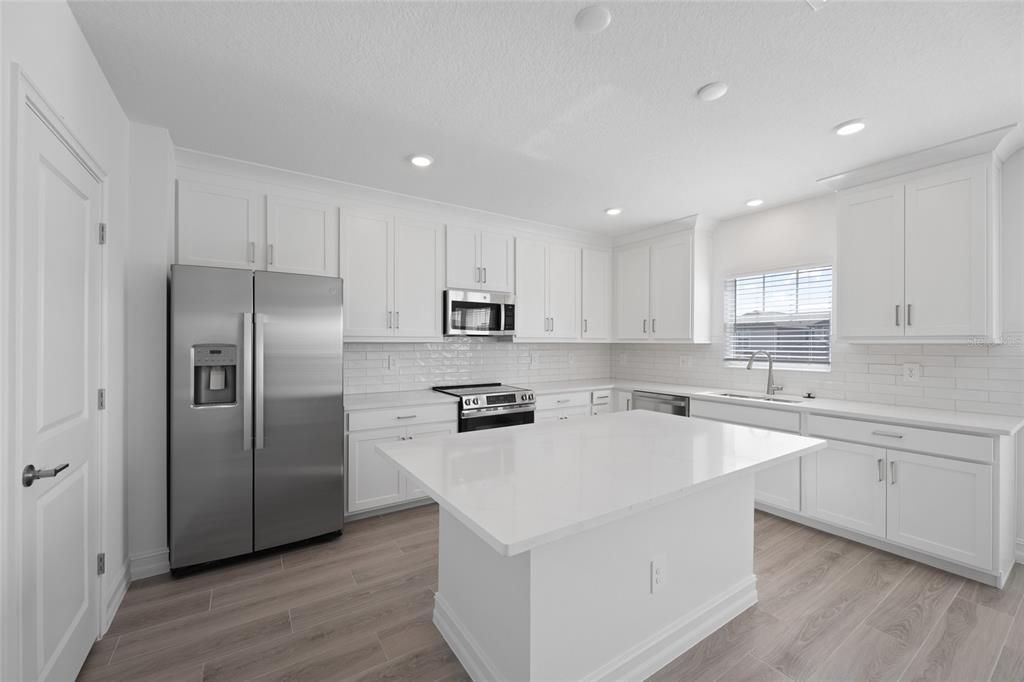 Active With Contract: $2,795 (4 beds, 3 baths, 2410 Square Feet)