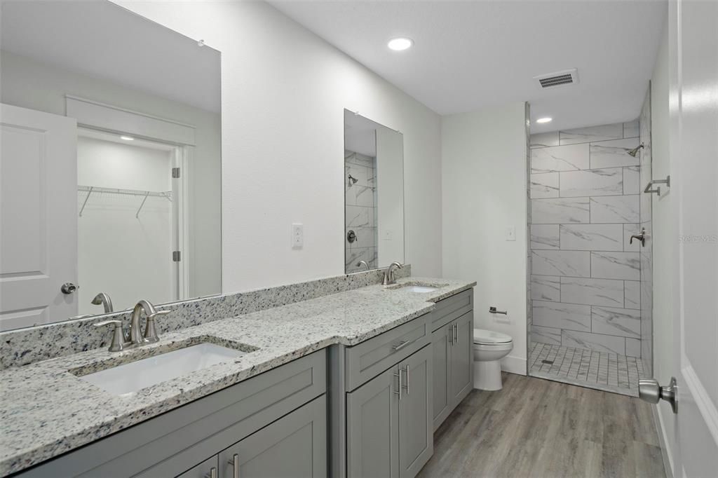 Activo con contrato: $349,900 (3 camas, 2 baños, 1531 Pies cuadrados)