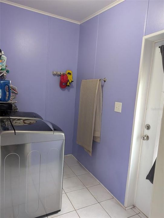 Под контрактом: $250,000 (4 спален, 2 ванн, 2280 Квадратных фут)