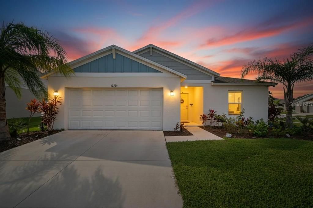 Active With Contract: $339,000 (4 beds, 2 baths, 1842 Square Feet)