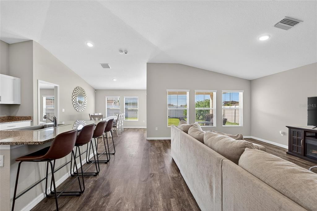 Active With Contract: $339,000 (4 beds, 2 baths, 1842 Square Feet)