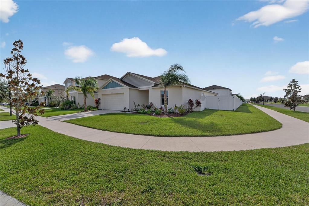 Active With Contract: $339,000 (4 beds, 2 baths, 1842 Square Feet)