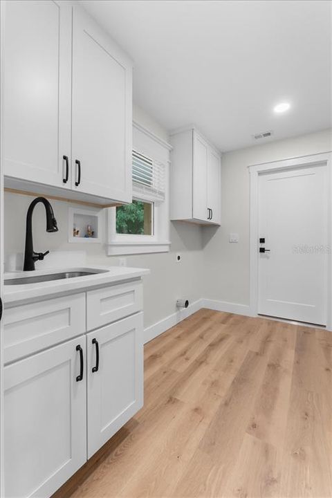 For Sale: $475,000 (4 beds, 2 baths, 1881 Square Feet)