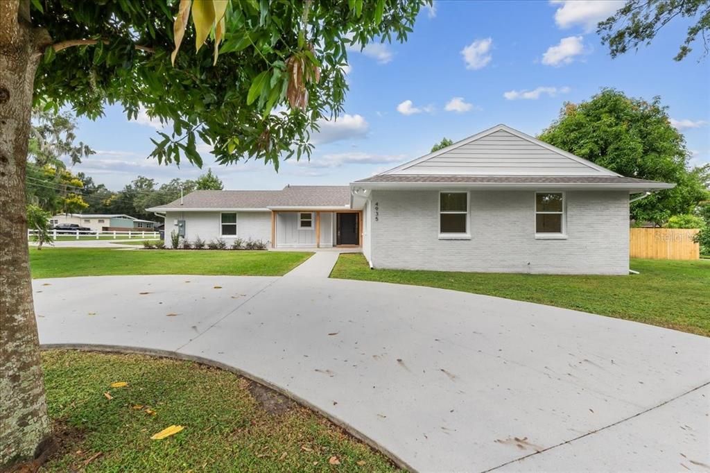 For Sale: $475,000 (4 beds, 2 baths, 1881 Square Feet)