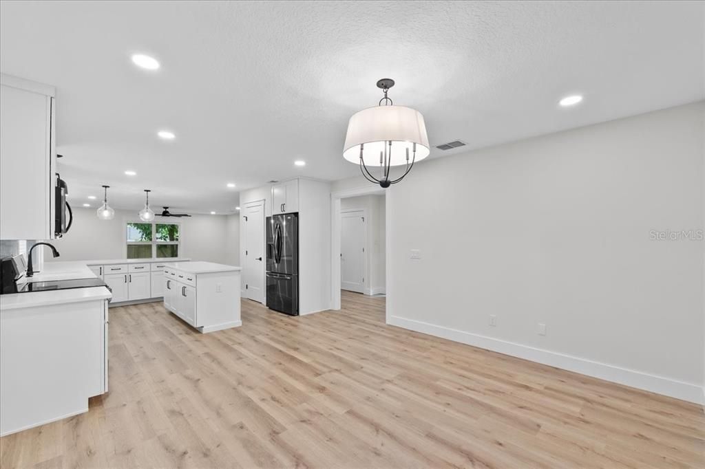 For Sale: $475,000 (4 beds, 2 baths, 1881 Square Feet)