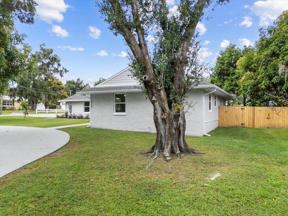 For Sale: $475,000 (4 beds, 2 baths, 1881 Square Feet)