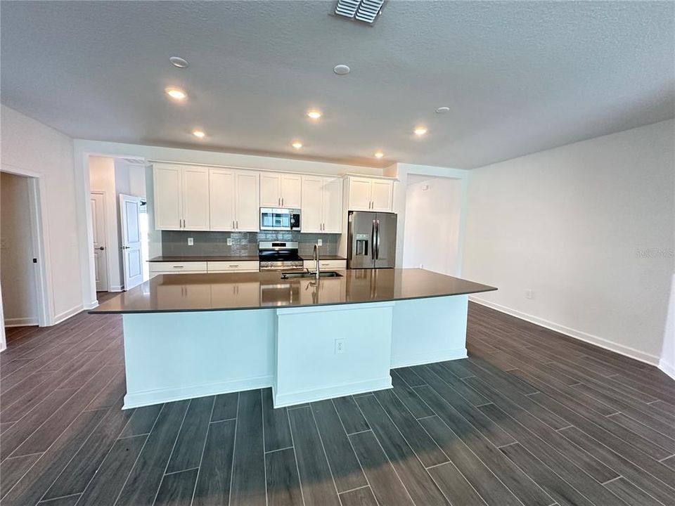 В аренду: $2,900 (4 спален, 3 ванн, 2899 Квадратных фут)