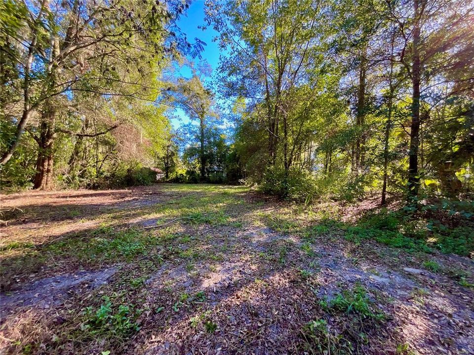 待售: $119,900 (0.63 acres)