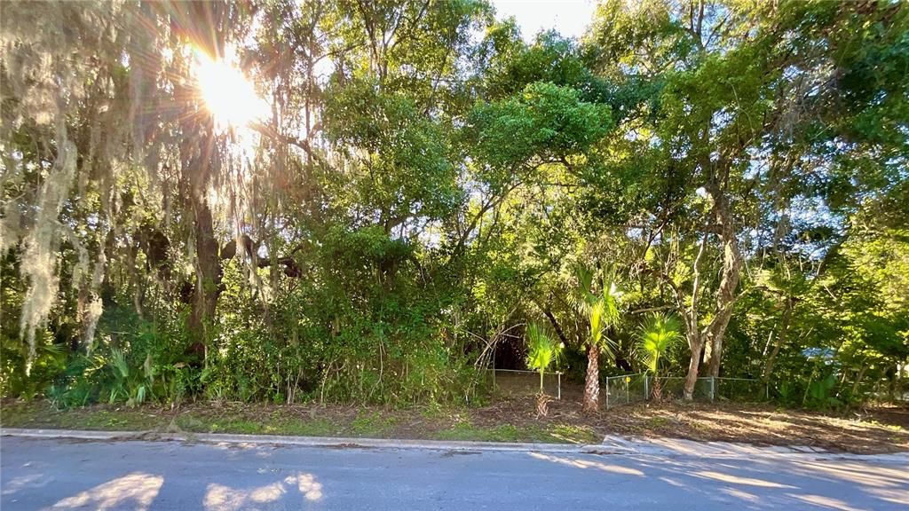 待售: $119,900 (0.63 acres)