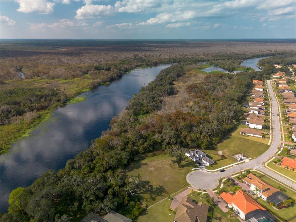 待售: $284,900 (1.45 acres)