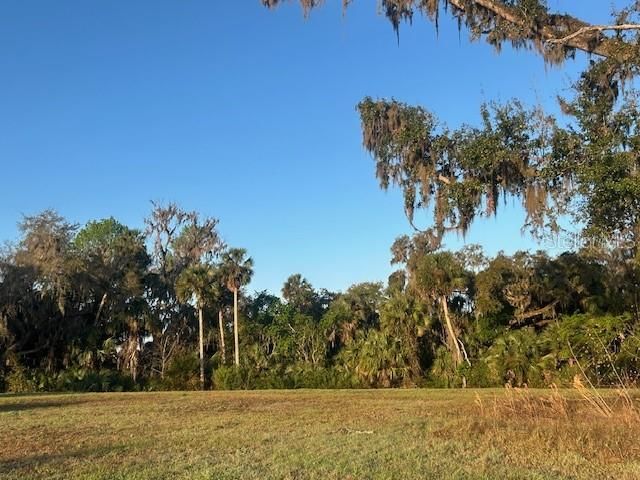 待售: $284,900 (1.45 acres)