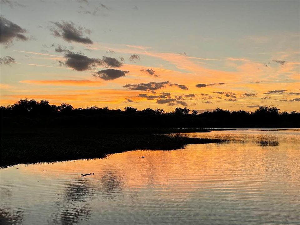 待售: $284,900 (1.45 acres)