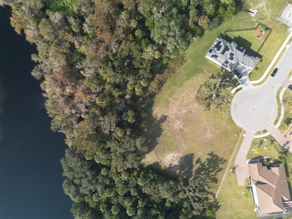 待售: $284,900 (1.45 acres)