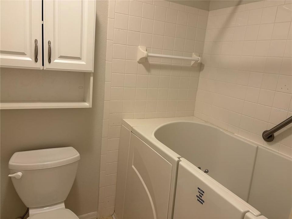 For Sale: $245,000 (2 beds, 2 baths, 1810 Square Feet)