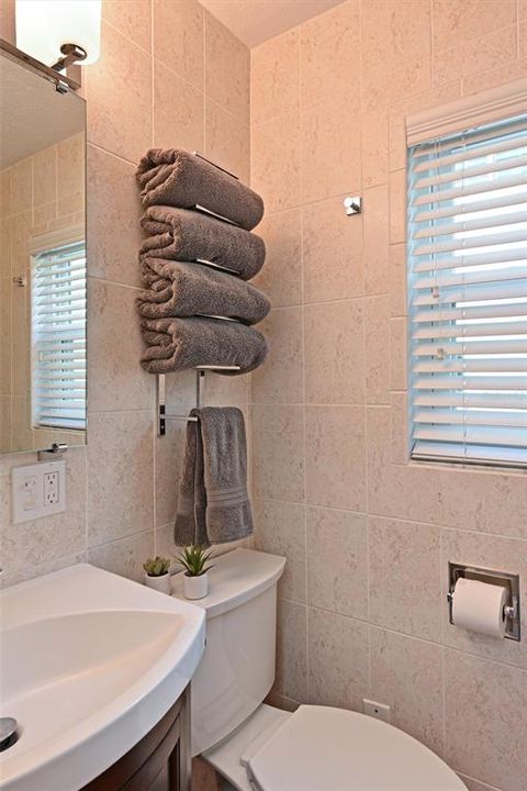 На продажу: $685,000 (2 спален, 3 ванн, 1728 Квадратных фут)