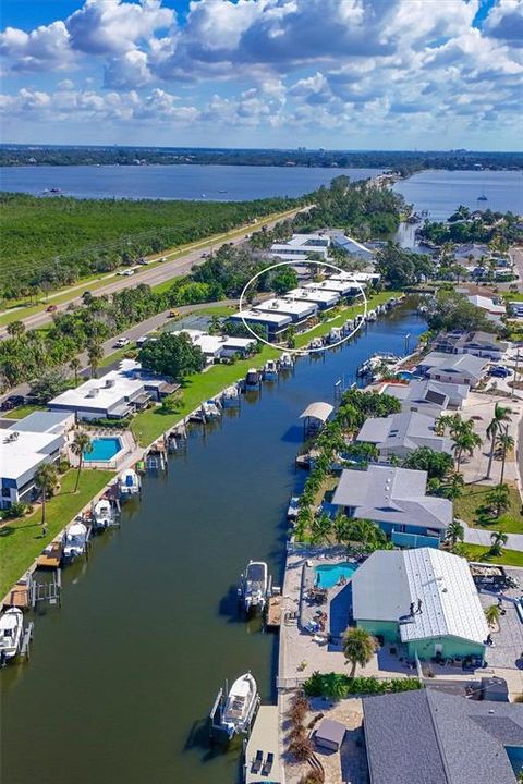 На продажу: $685,000 (2 спален, 3 ванн, 1728 Квадратных фут)