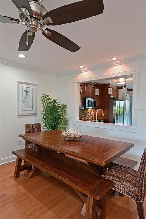 На продажу: $685,000 (2 спален, 3 ванн, 1728 Квадратных фут)