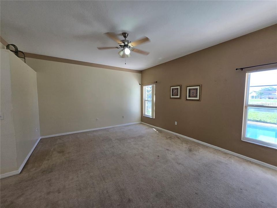 For Rent: $2,300 (4 beds, 3 baths, 2019 Square Feet)