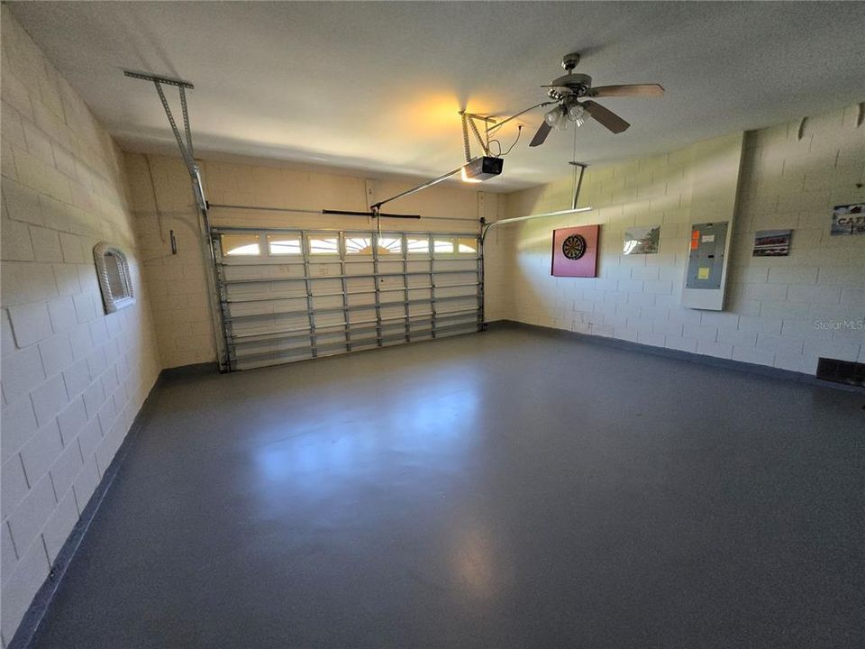 For Rent: $2,300 (4 beds, 3 baths, 2019 Square Feet)