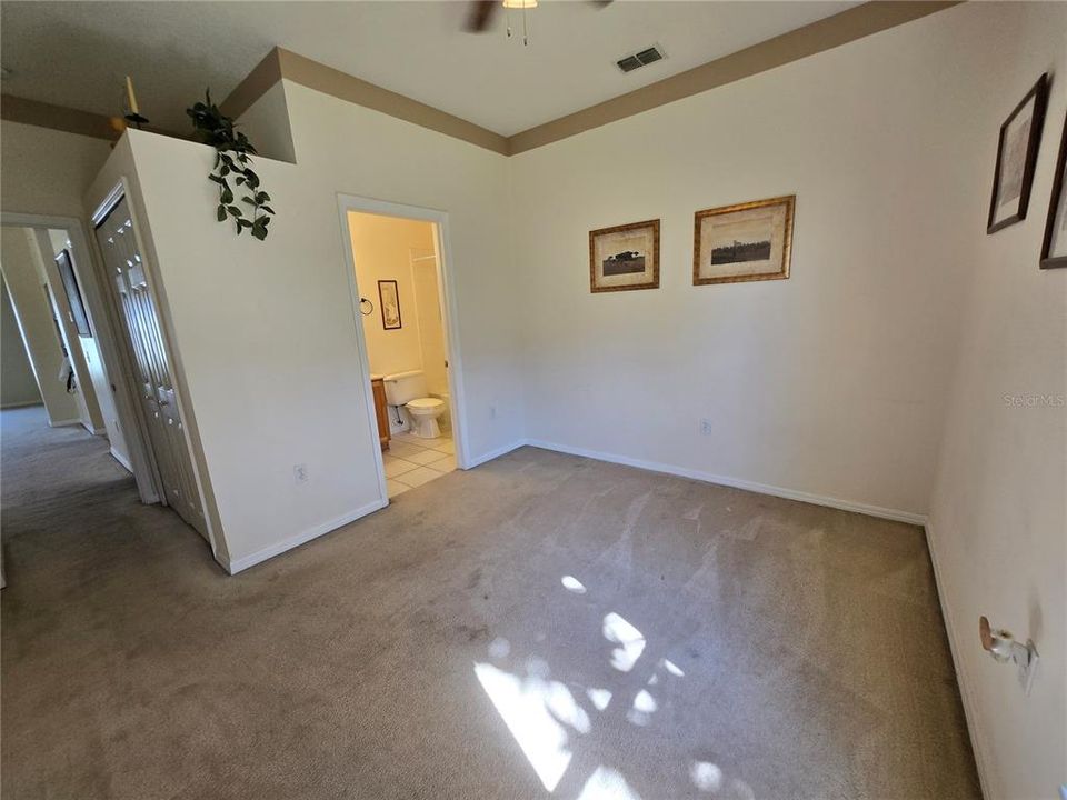 For Rent: $2,300 (4 beds, 3 baths, 2019 Square Feet)