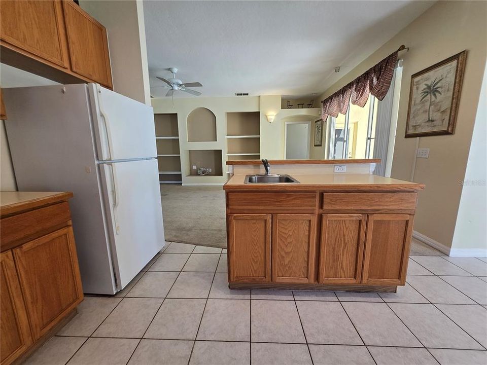 For Rent: $2,300 (4 beds, 3 baths, 2019 Square Feet)