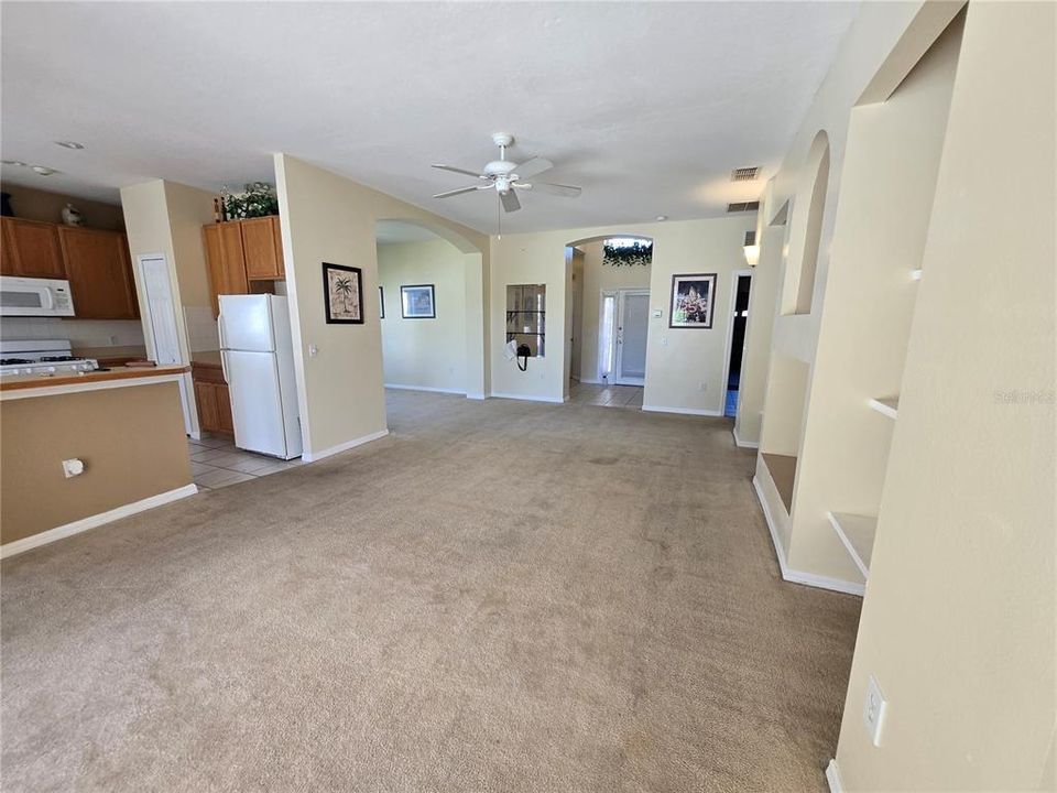 For Rent: $2,300 (4 beds, 3 baths, 2019 Square Feet)