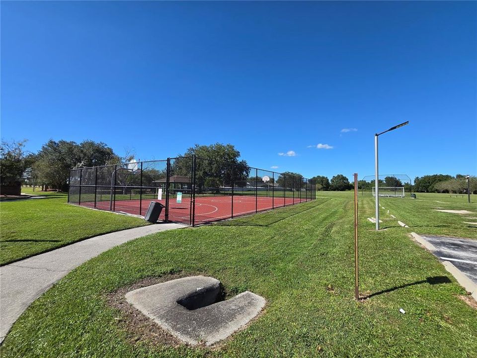 For Rent: $2,300 (4 beds, 3 baths, 2019 Square Feet)