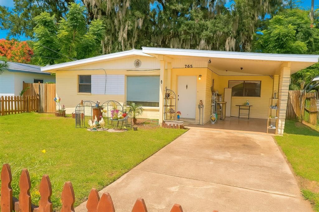 For Sale: $160,000 (2 beds, 1 baths, 772 Square Feet)