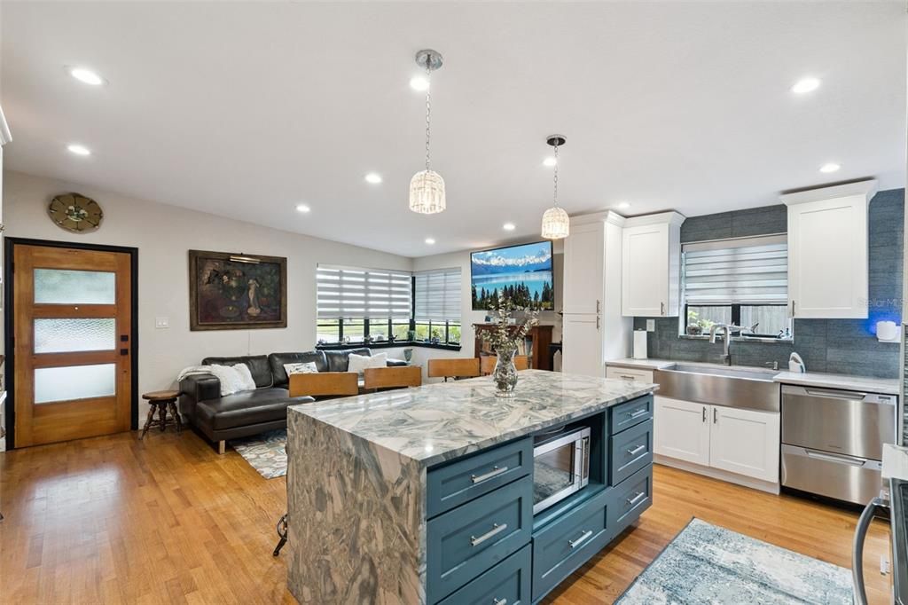 For Sale: $579,000 (3 beds, 2 baths, 1492 Square Feet)