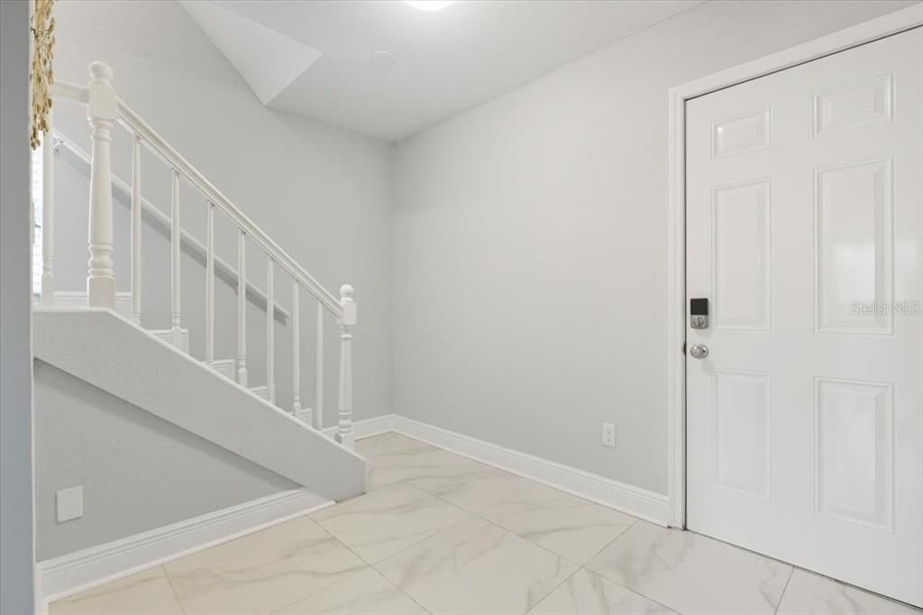 На продажу: $320,000 (4 спален, 2 ванн, 1316 Квадратных фут)