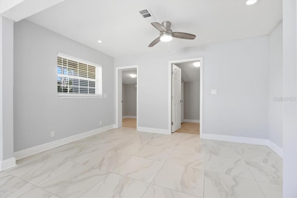 На продажу: $320,000 (4 спален, 2 ванн, 1316 Квадратных фут)