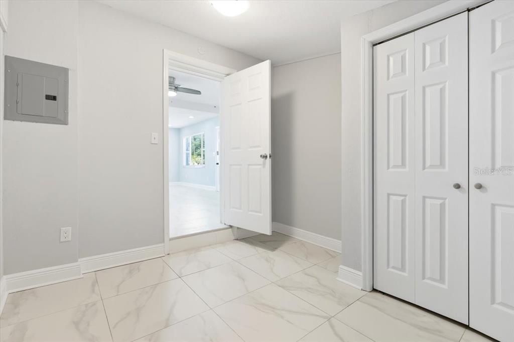 На продажу: $320,000 (4 спален, 2 ванн, 1316 Квадратных фут)