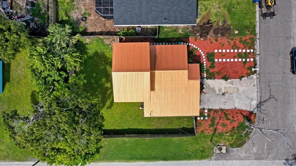 На продажу: $320,000 (4 спален, 2 ванн, 1316 Квадратных фут)