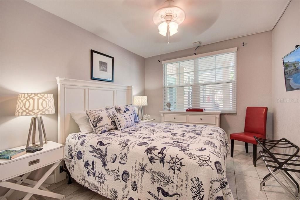 Под контрактом: $339,000 (1 спален, 1 ванн, 512 Квадратных фут)