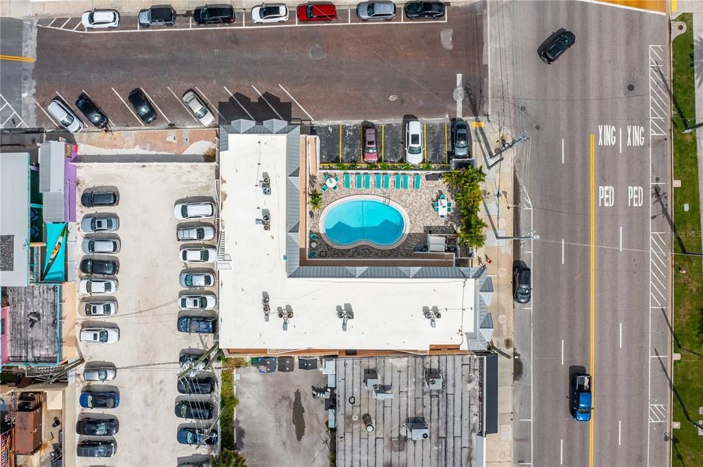 Под контрактом: $339,000 (1 спален, 1 ванн, 512 Квадратных фут)