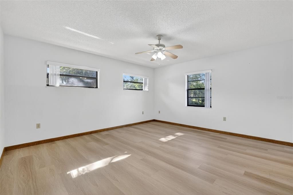 For Sale: $380,000 (3 beds, 2 baths, 1776 Square Feet)