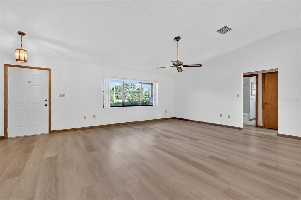 For Sale: $380,000 (3 beds, 2 baths, 1776 Square Feet)