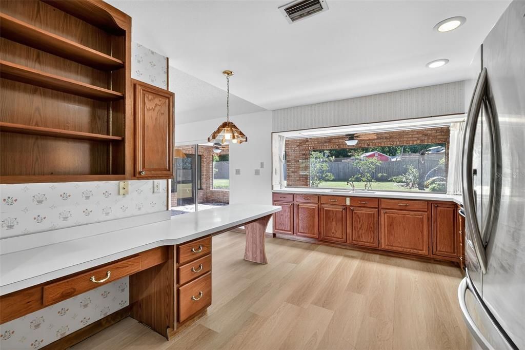 For Sale: $380,000 (3 beds, 2 baths, 1776 Square Feet)