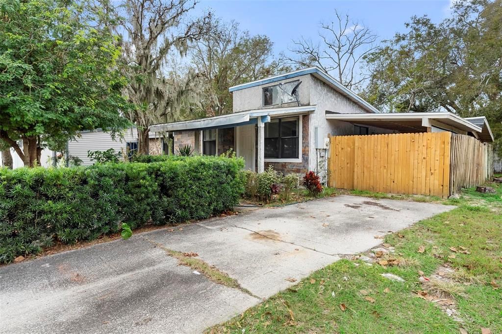 For Sale: $199,900 (3 beds, 1 baths, 888 Square Feet)