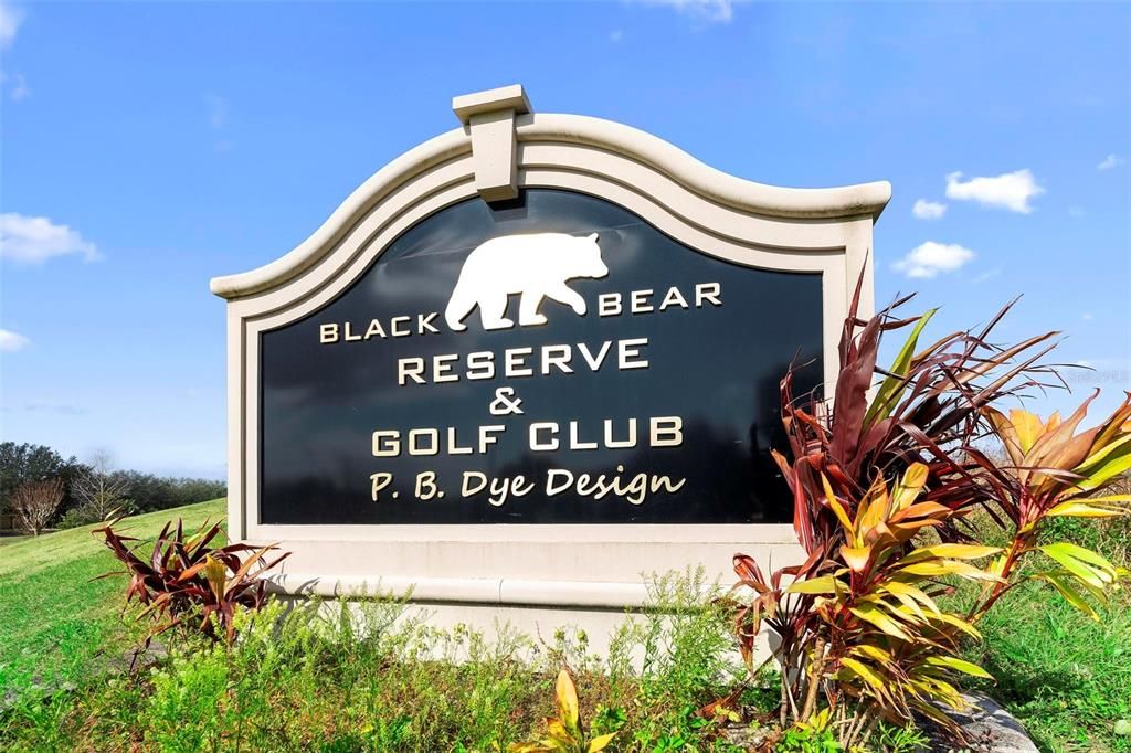 For Sale: $199,900 (3 beds, 1 baths, 888 Square Feet)