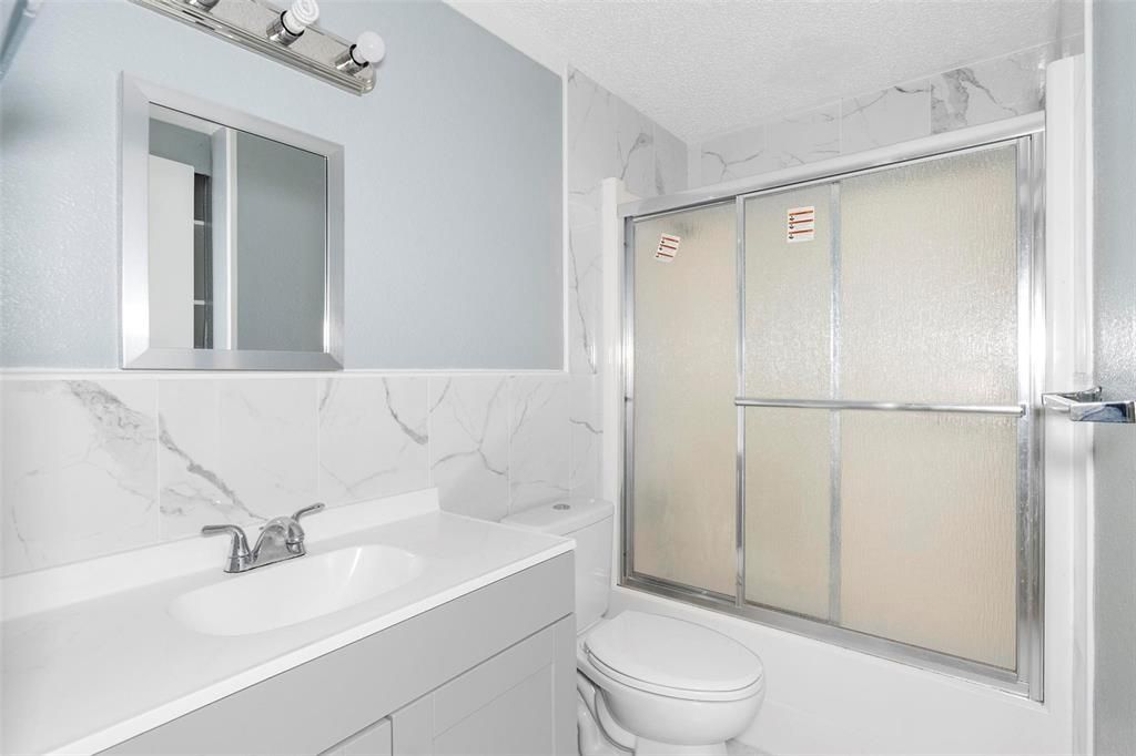 For Sale: $199,900 (3 beds, 1 baths, 888 Square Feet)