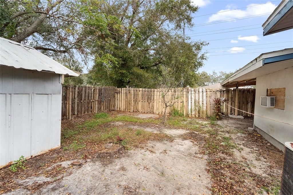 For Sale: $199,900 (3 beds, 1 baths, 888 Square Feet)