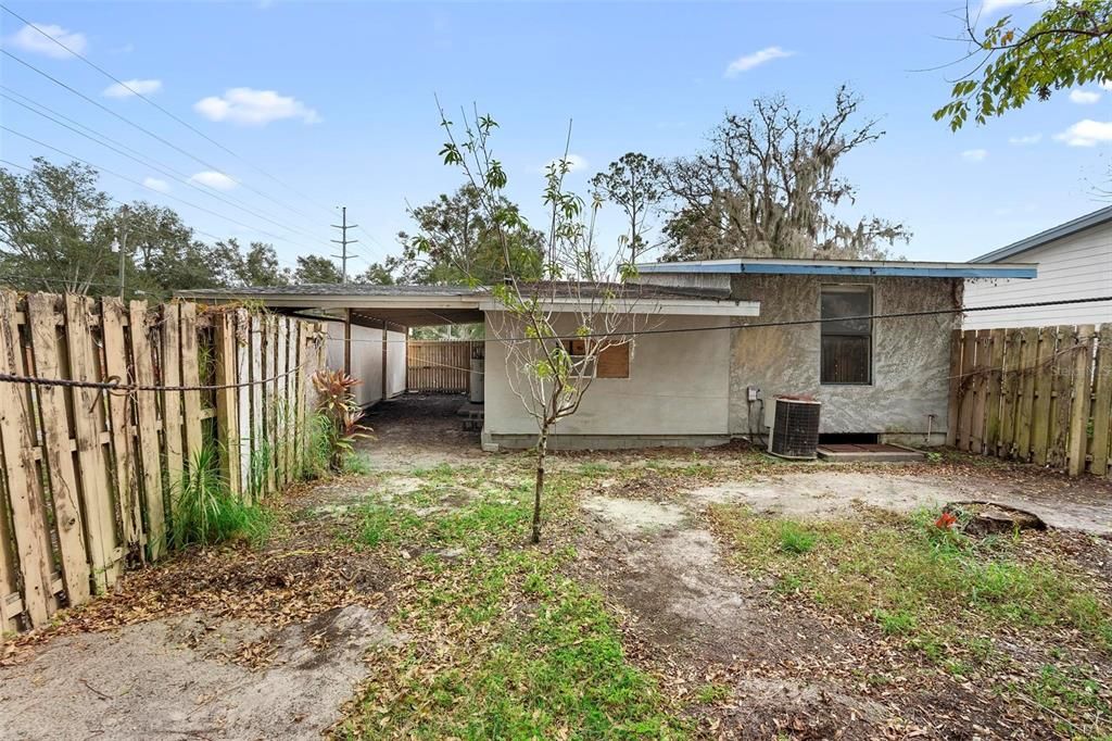 For Sale: $199,900 (3 beds, 1 baths, 888 Square Feet)